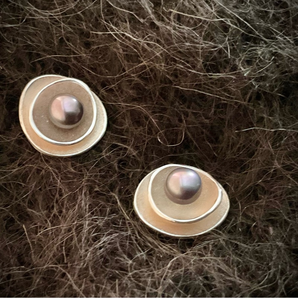Spring Special🌷 Pearls (6mm purple-grey) FW on Matte Silver (925) Sleeves